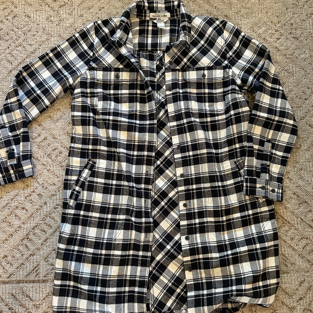 Duluth Trading Co Black and White Flannel Shirt